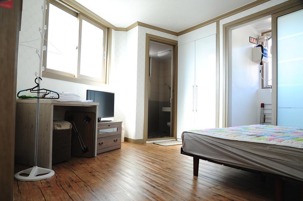The 1St Andong Hostel Buitenkant foto