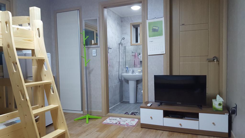 The 1St Andong Hostel Buitenkant foto